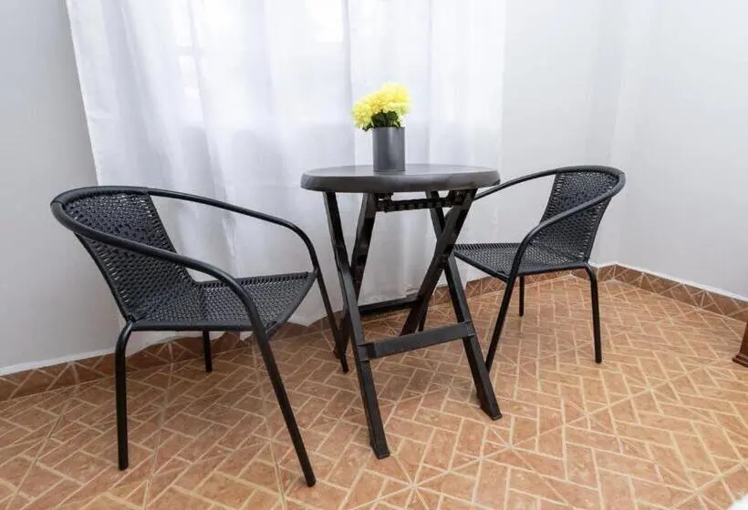 استودیوی استاندارد, D Rosas Apartments