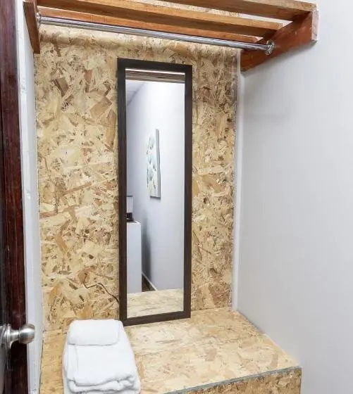 استودیوی استاندارد, D Rosas Apartments