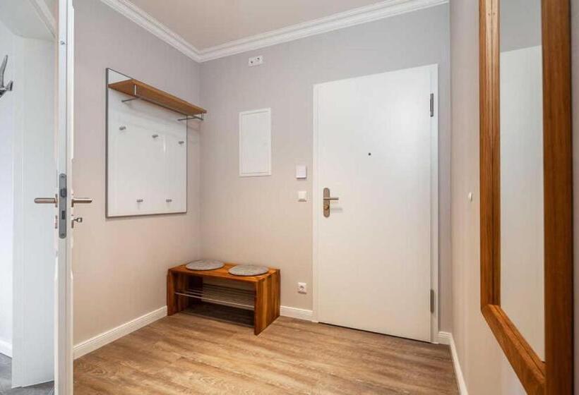 1 Bedroom Apartment Lake View, App Kardinal