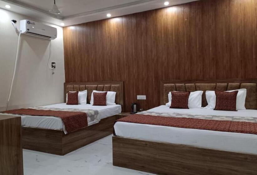 Quarto Familiar Deluxe, Goroomgo Vrrinda Home Stay Varanasi