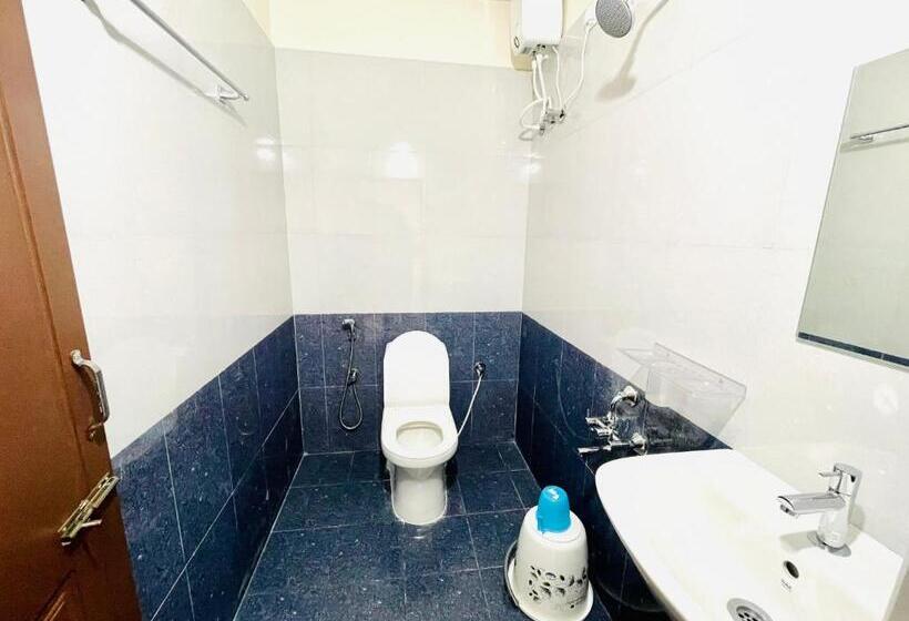 デラックストリプルルーム, Pearl Stays, Tirupathi