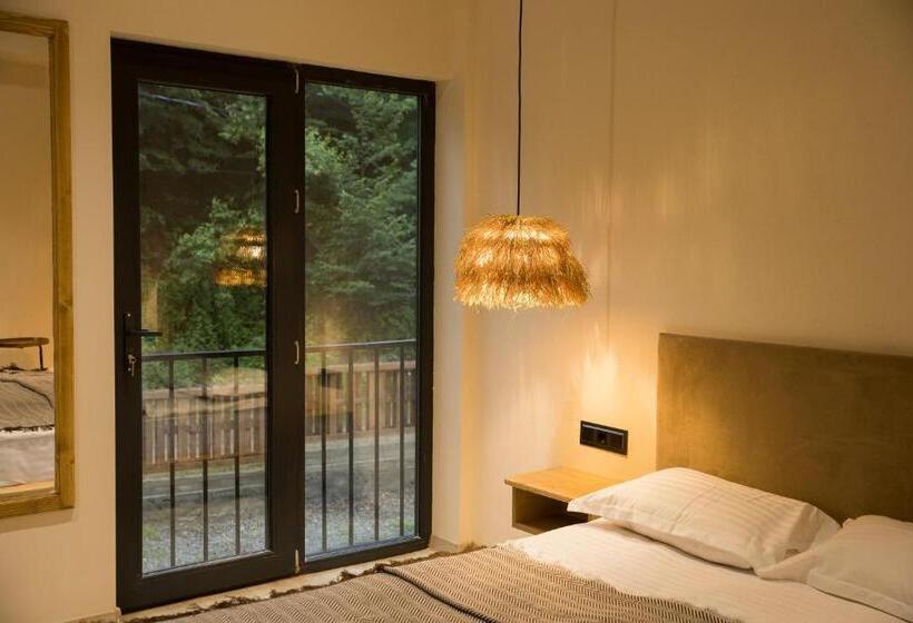 اتاق استاندارد با چشم‌انداز کوهستان, The Nest Guesthouse   Vanadzor