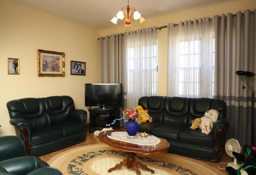 带城市景观带一个卧室的公寓, Villa Elena Gorice