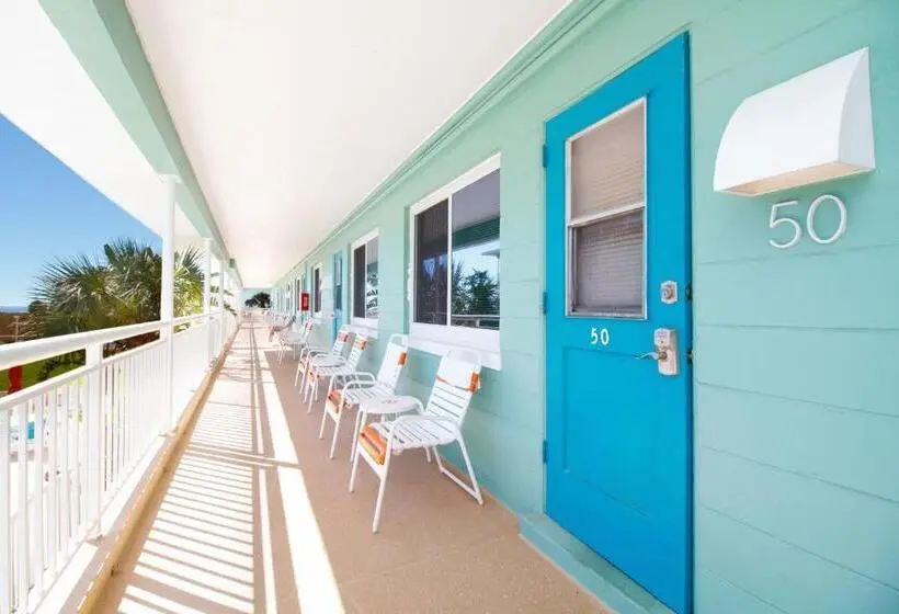スタンダードスタジオ, Tropic Terrace Suite #50 Beachfront Resort