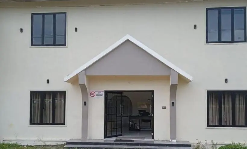 スタンダードトリプルルーム, Aec Villa Krerupasanam