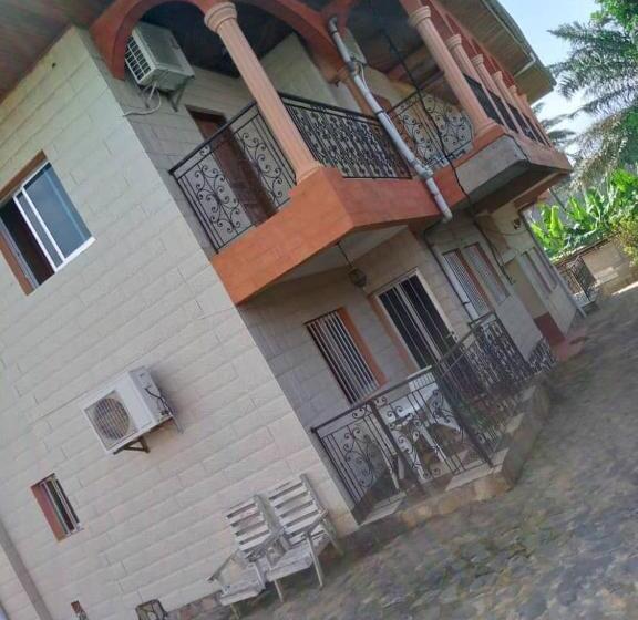 آپارتمان 2 خوابه با چشمانداز دریا, Apparts Esther