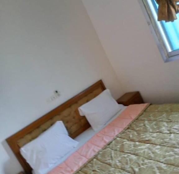 آپارتمان 2 خوابه با چشمانداز دریا, Apparts Esther