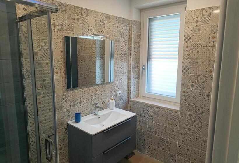 غرفة قياسية, B&b Tregì