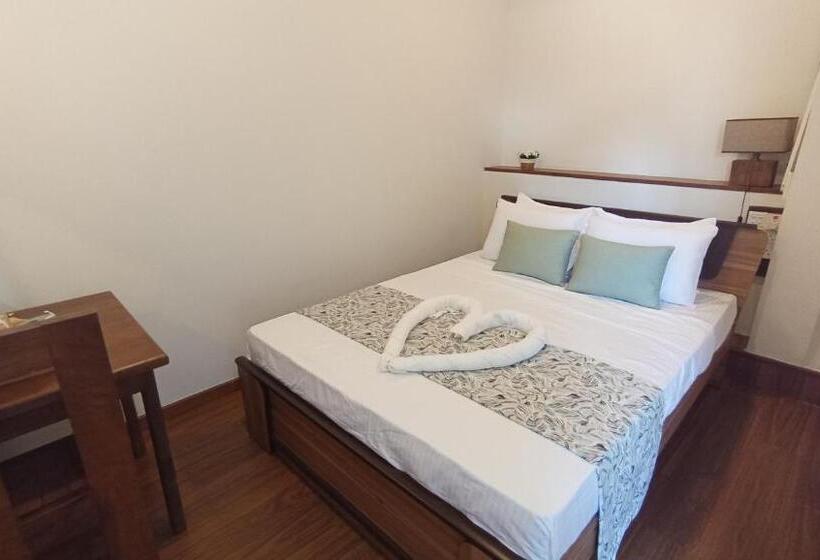 Номер Deluxe, City Nest Inn