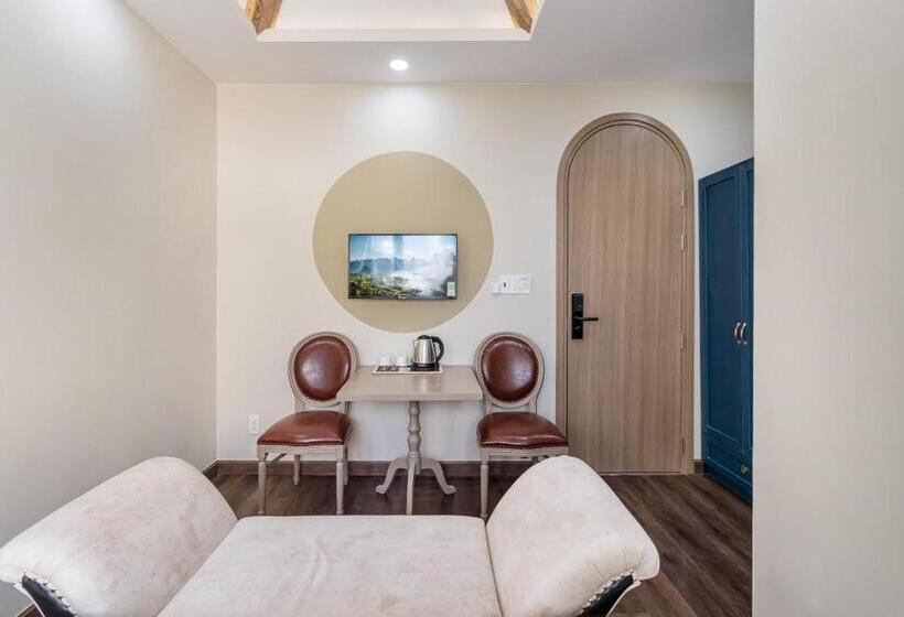 اتاق لوکس با بالکن, Jan Villa Saigon Oasis