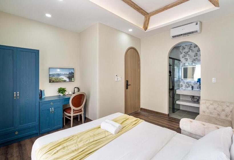اتاق لوکس با بالکن, Jan Villa Saigon Oasis