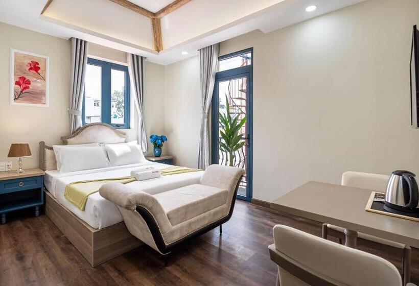 اتاق لوکس با بالکن, Jan Villa Saigon Oasis