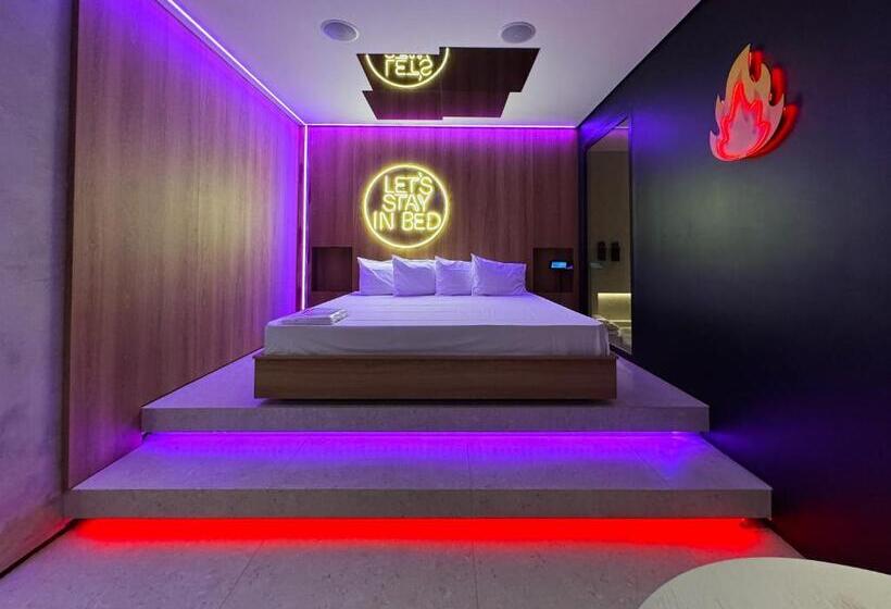 غرفة قياسية, La Flamma