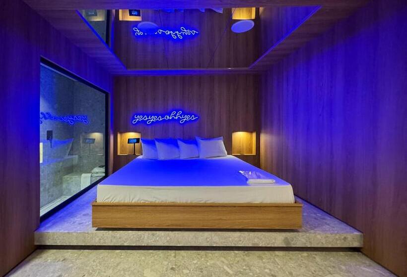 غرفة ديلوكس, La Flamma