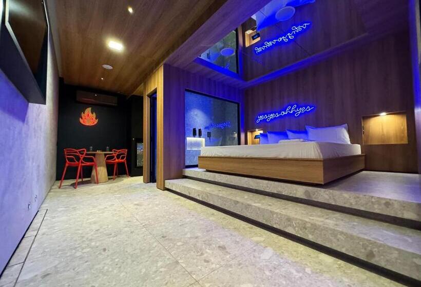 غرفة ديلوكس, La Flamma