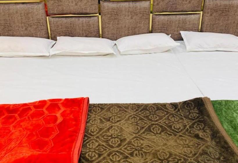 Fyrbädds Deluxerum, Namo Paradise Ujjain