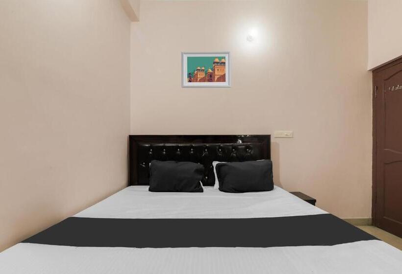 اتاق کلاسیک سه تخته, Oyo Dwarka In