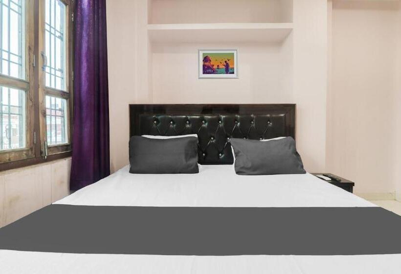 اتاق کلاسیک سه تخته, Oyo Dwarka In