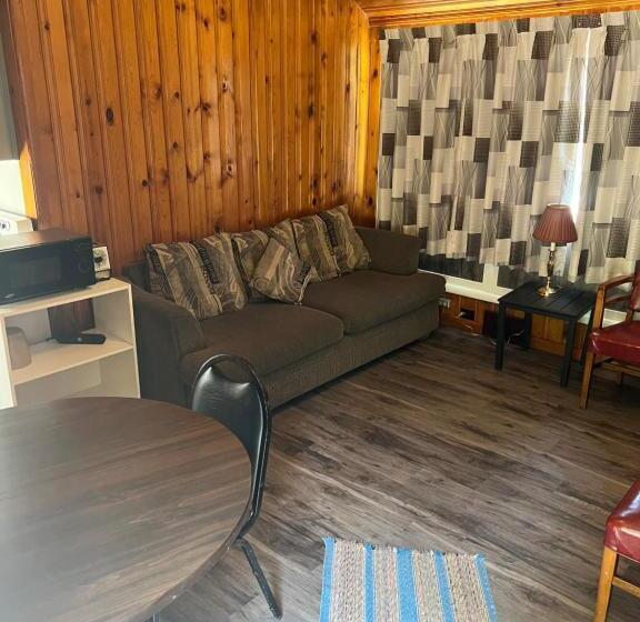 شقة غرفة واحدة, The Lodge At Lpl