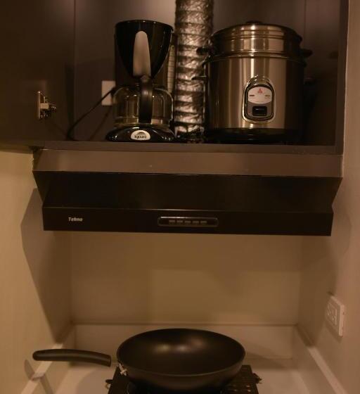 استودیو استاندارد با بالکن, Bgc S Prime   Luxe Suite At Bonifacio Civic Center Tower