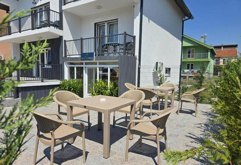 اتاق استاندارد با تراس, Mažijanik