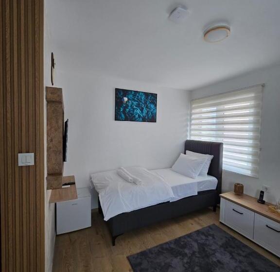 اتاق استاندارد با تراس, Mažijanik