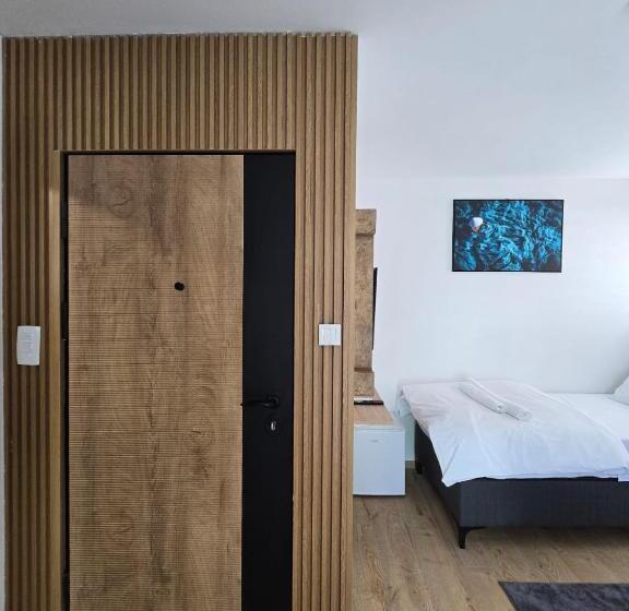 اتاق استاندارد با تراس, Mažijanik