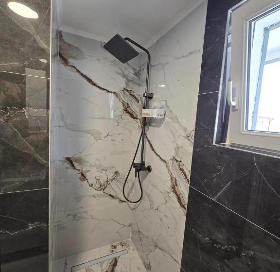 اتاق استاندارد با تراس, Mažijanik