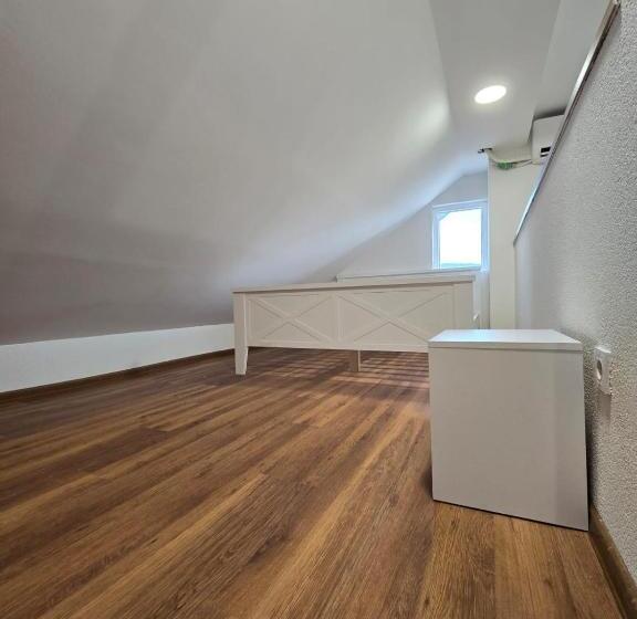 آپارتمان 1 خوابه, Mažijanik