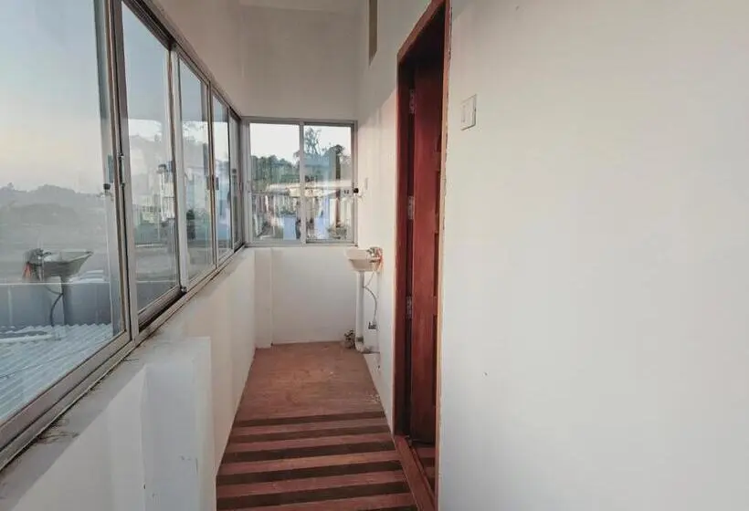 テラス付きスタンダードルーム, Chithralaya Guest House