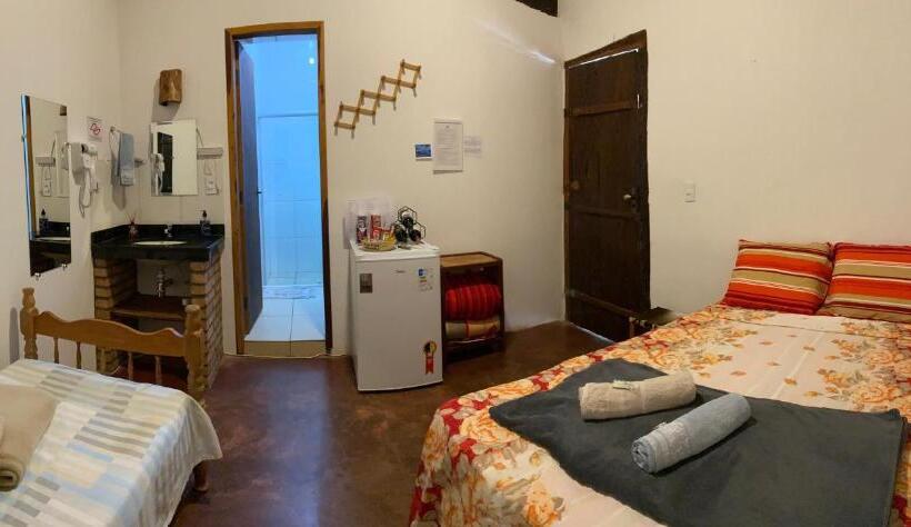 Standaard Driepersoonskamer, Pousada Caminho Do Vale Guiné