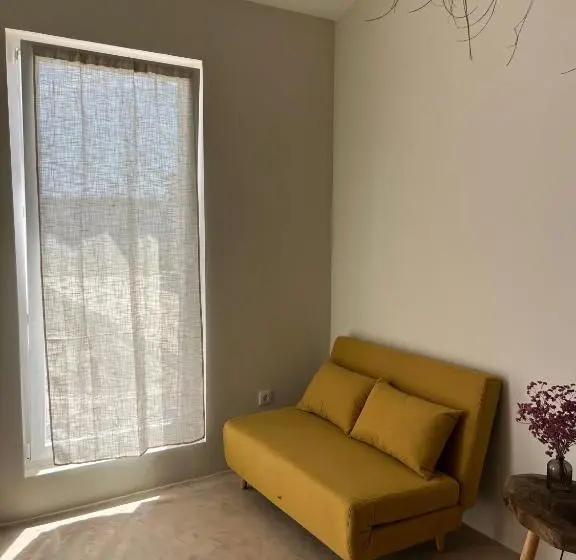 ファミリーステューディオ, B&b Casa Areia