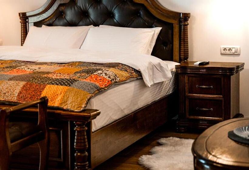 חדר משפחתי, Boutique Marlen