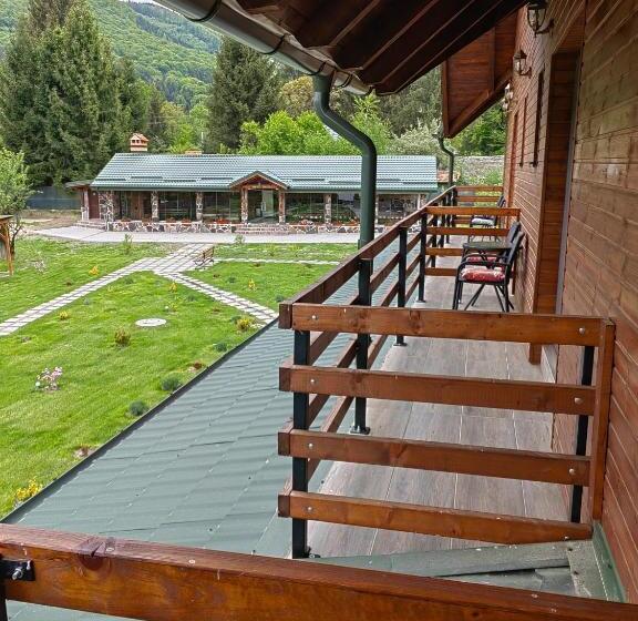 חדר סטנדרט, Pensiunea Pastravaria Vistisoara