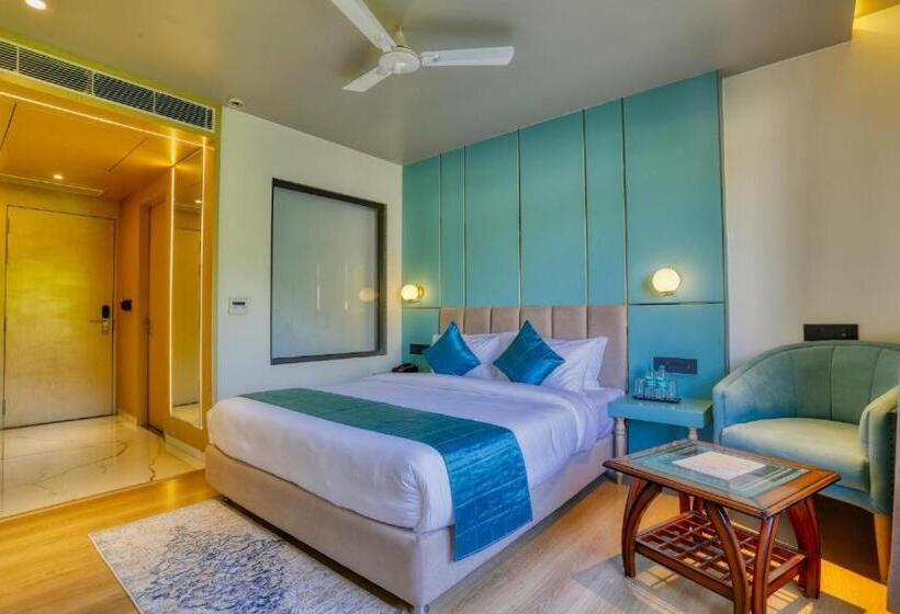 带大床的豪华间, Gloab Residency Near Delhi Airport