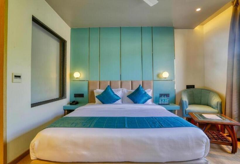 带大床的豪华间, Gloab Residency Near Delhi Airport