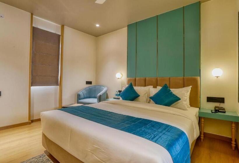 带大床的豪华间, Gloab Residency Near Delhi Airport