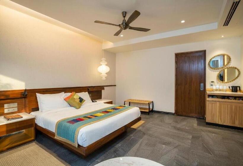 带大床的豪华间, Gloab Residency Near Delhi Airport