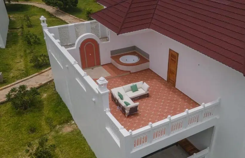 اتاق لوکس با بالکن و چشم‌انداز دریا, Shukran Palace