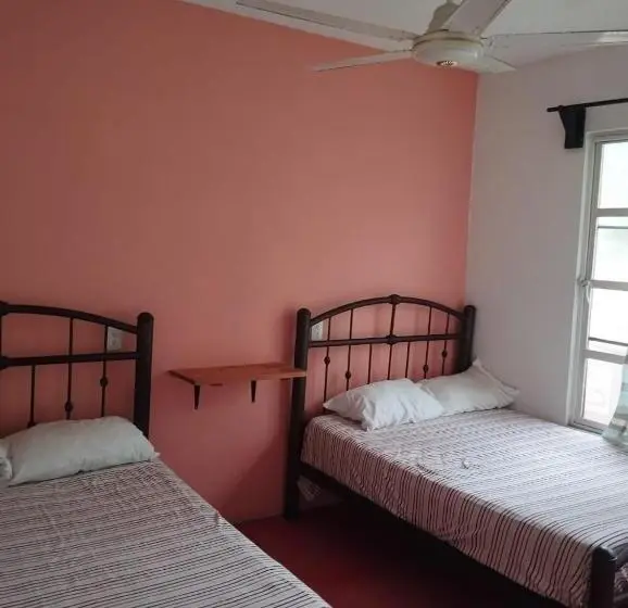 エコノミー４人部屋, Anamaya Hostal