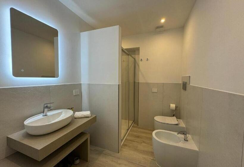 غرفة قياسية مزوَّدة بشُرفة, Modern Room