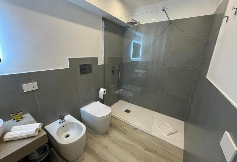 غرفة قياسية, Modern Room