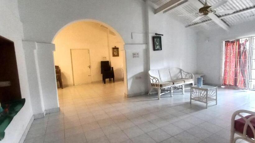 Familjestudio, Istays The Colonial Villa, Yercaud