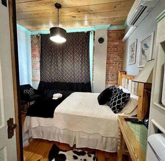 Люкс, Chipley S Squareview Inn & Venue