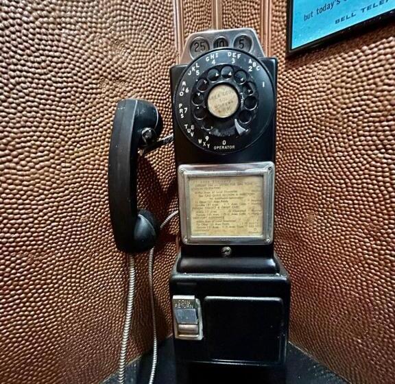 Люкс Deluxe Кровать Кинг, Chipley S Squareview Inn & Venue