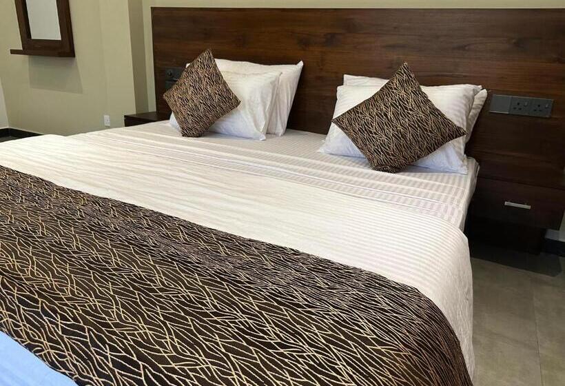 Family Suite, Cocos Polhena