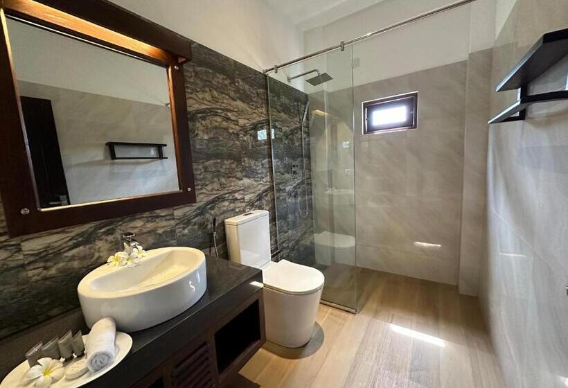 Family Suite, Cocos Polhena