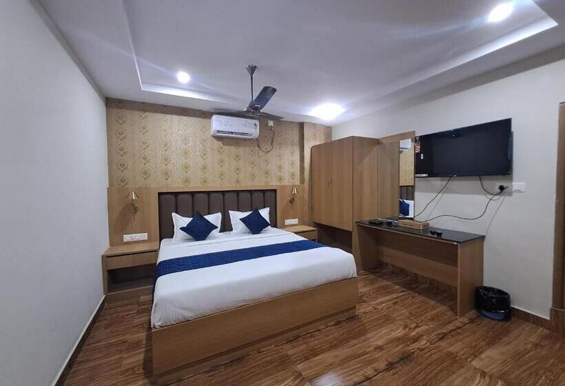 غرفة قياسية مزوَّدة بتراس, Sky Inn