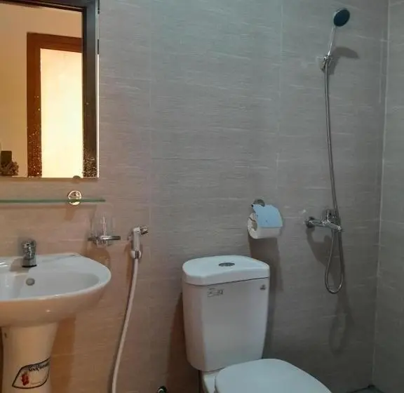 اتاق عادی, Nhà Nghỉ 79