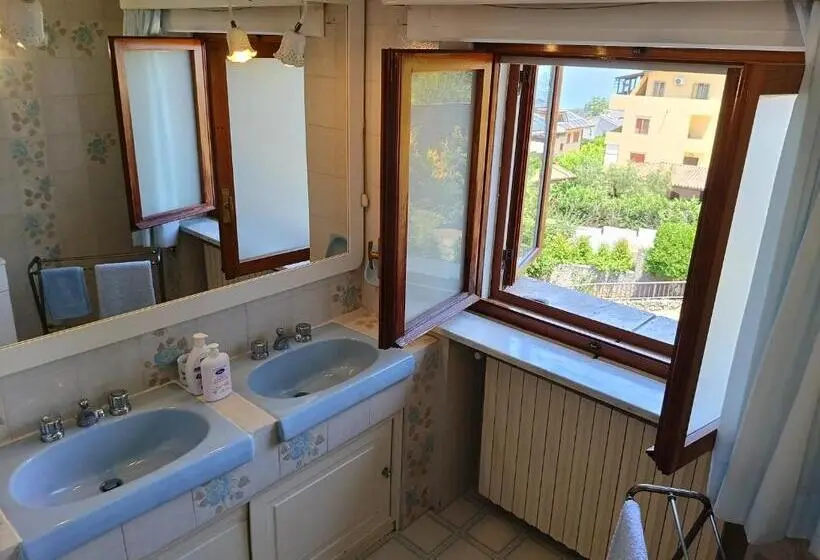 オーシャンビューデラックスルームバルコニー付き, Casa Di Tota   Affittacamere